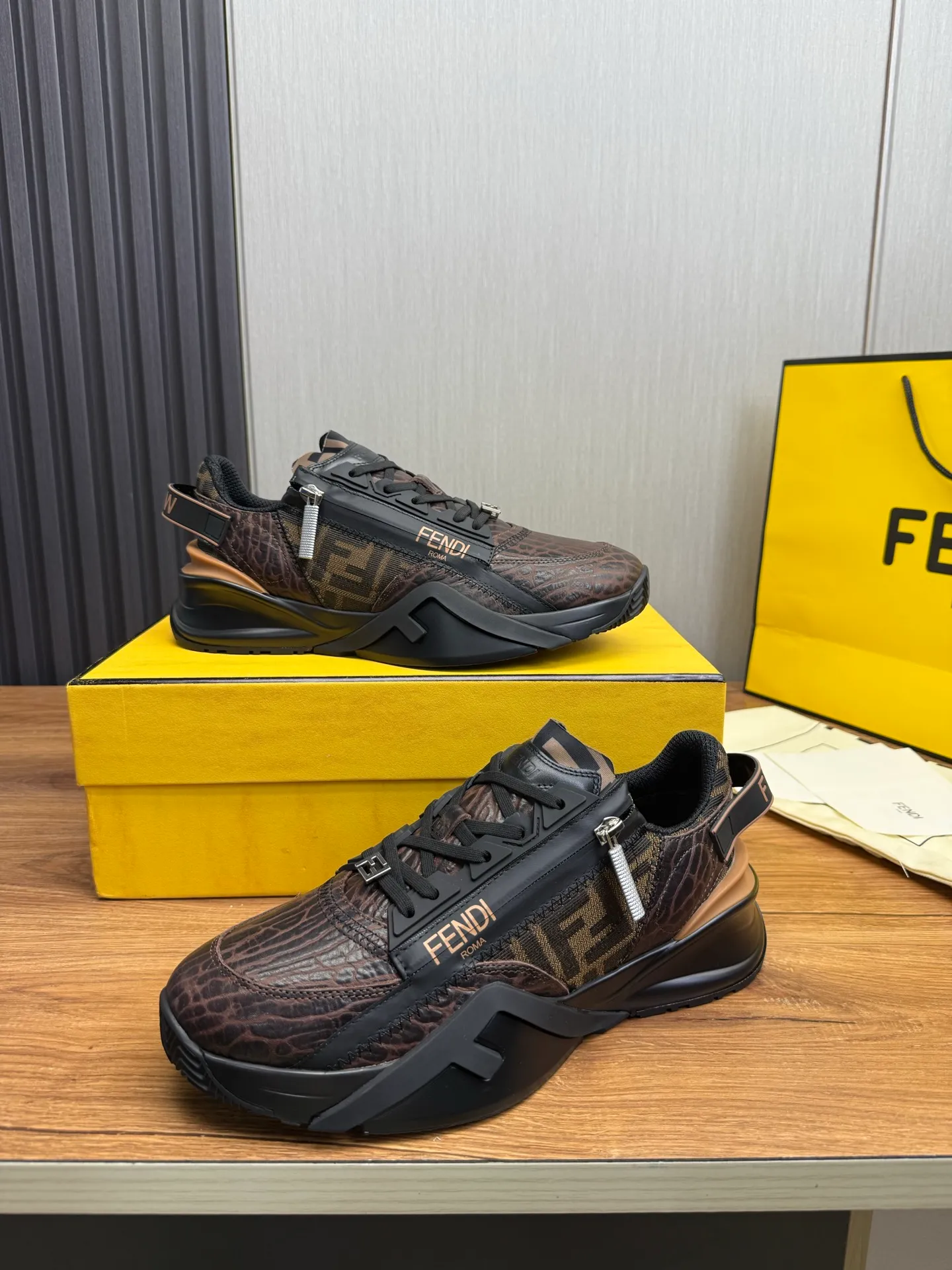Men's men's shoes 💰620💰 Fendi [Fendi] hot style is on the market 🔥Fashionable casual men's shoes 🔱 Made of original brand fly-knit fabric. Original cowhide + breathable mesh lining + sheepskin feet, perfect shape, top quality, you deserve it 🔜Original rubber outsole, ultra-light, non-slip and wear-resistant 👣 Standard size 38-44